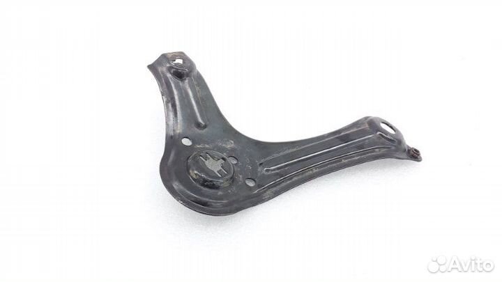 Кронштейн подрамника передний правый Hyundai