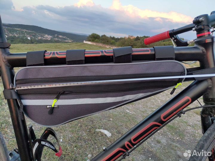 Сумка на раму велосипеда