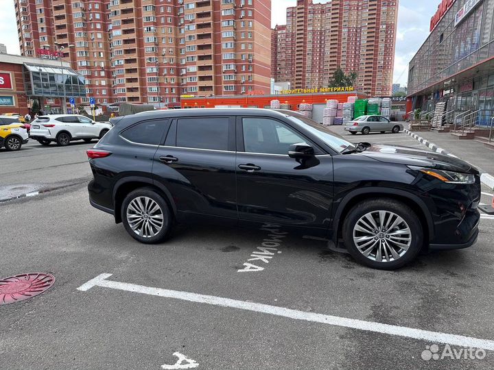 Toyota Highlander 2.4 AT, 2023, 101 км
