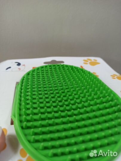 Щётка на руку для шерсти, зелёная