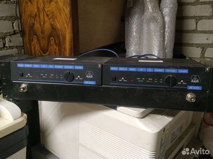 Беспроводной приемник AKG sr 300