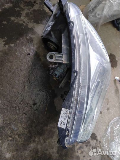 Фара правая Toyota Verso