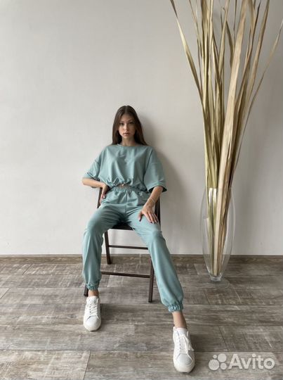 Спортивный костюм новый