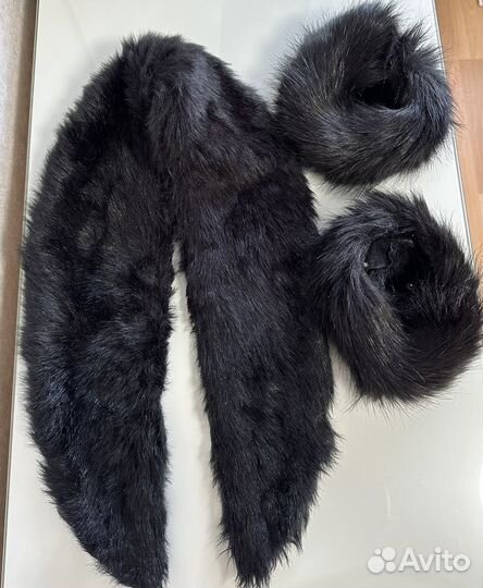Воротник и манжеты искуственного меха