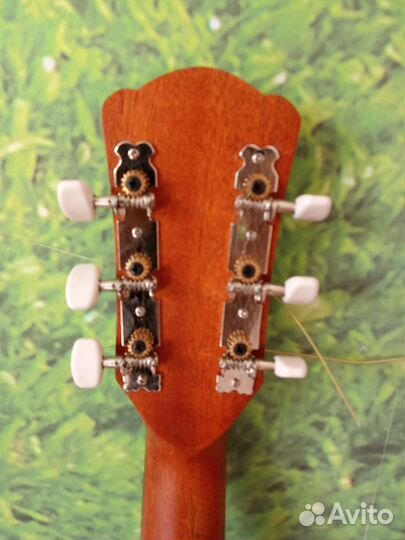 Гитара,новая