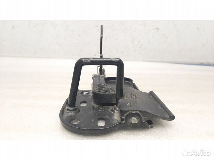 Крюк капота volkswagen passat B6