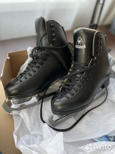 Новые фигурные коньки Jackson