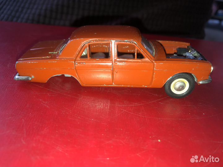 Модель автомобиля Волга газ -2410 редкий цвет