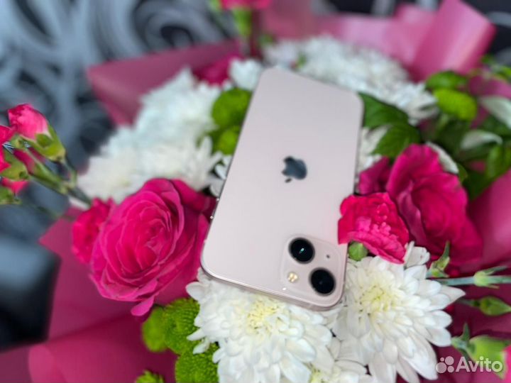 Телефон iPhone13
