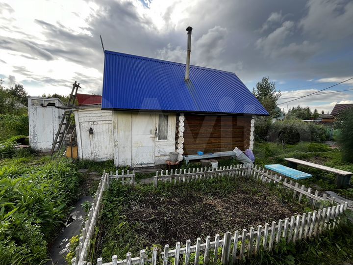 Дача 20 м² на участке 10 сот.