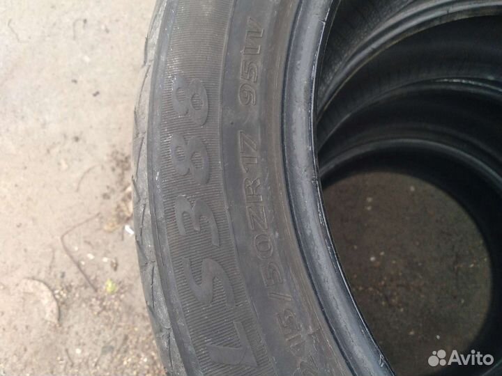 Vida VV 215/50 R17 95T