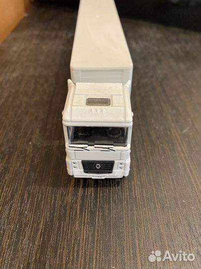 Модель грузовика Renault Magnum 1:60