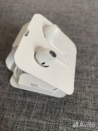 Проводные наушники для iPhone