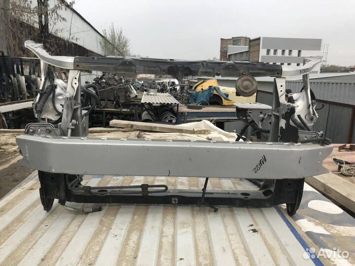 Рамка радиатора (телевизор) toyota ipsum ACM21