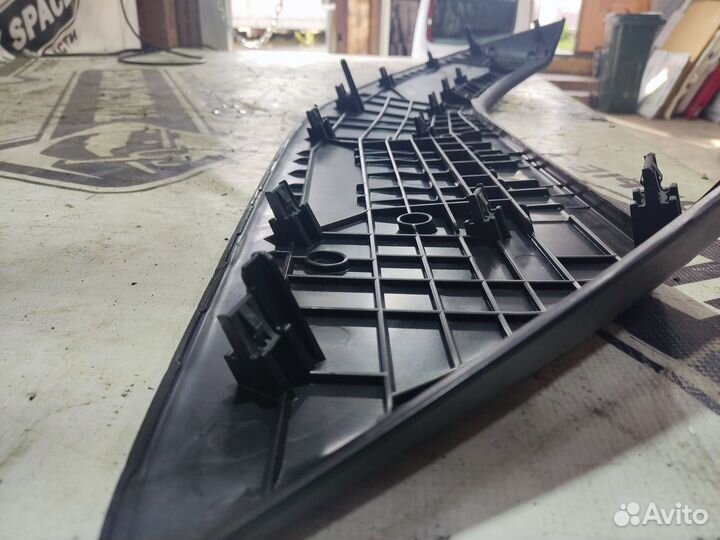 A9606802207 Пластиковая крышка торпеды Actros MP4