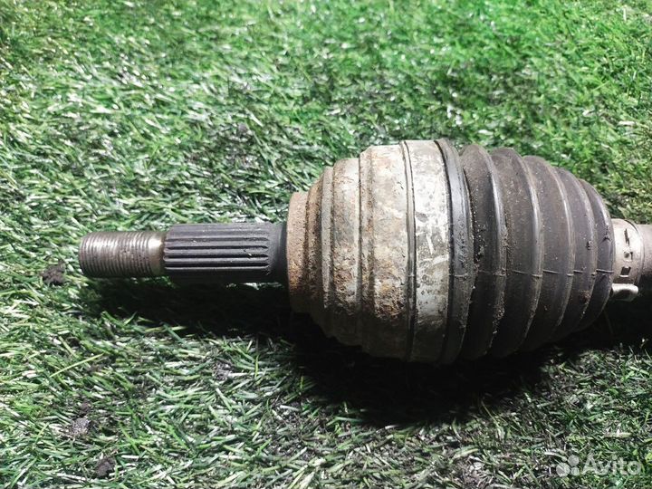 Полуось передняя левая Renault Logan