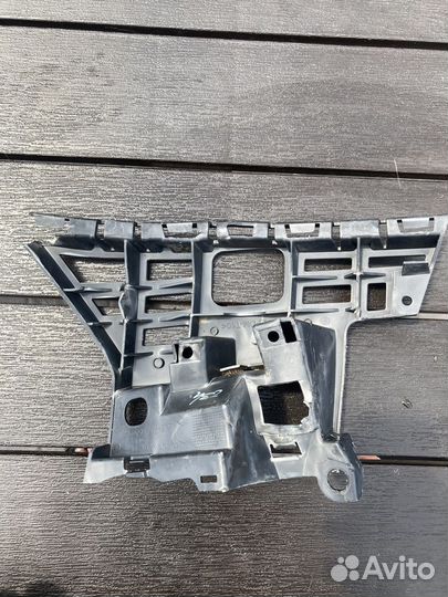 Кронштей переднего бампера левый skoda fabia