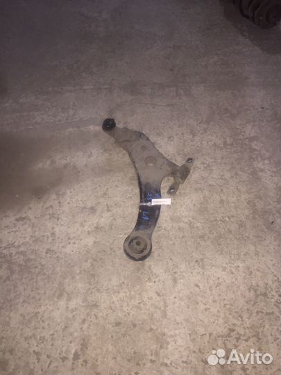 Рычаг левый перед Toyota Camry V-40