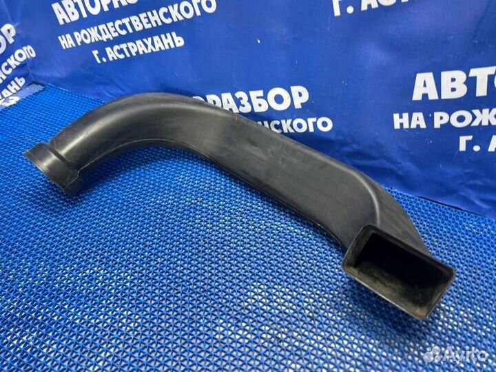 Воздуховод Ford Fusion хэтчбек 2008