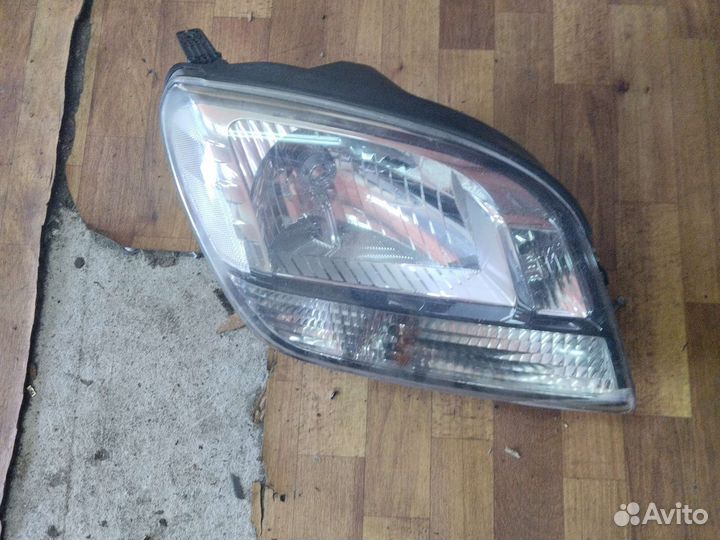 Фара правая chevrolet orlando на запчасти