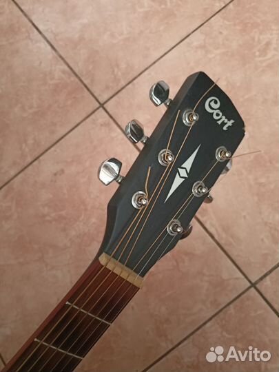 Акустическая гитара Cort AF510