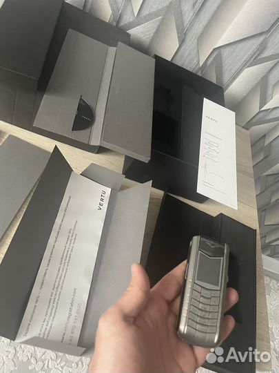 Vertu Ascent 2010
