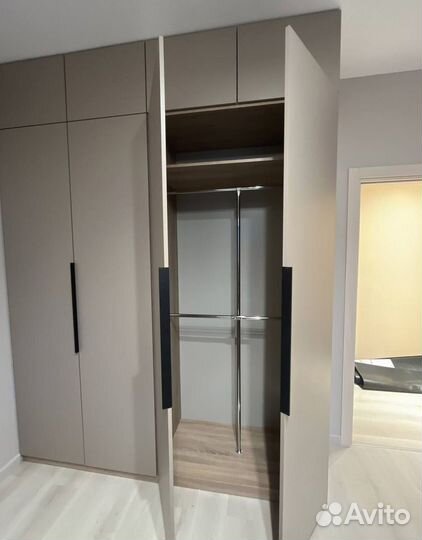 Шкаф распашной на заказ от производителя