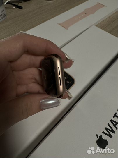 Apple watch se gold pink