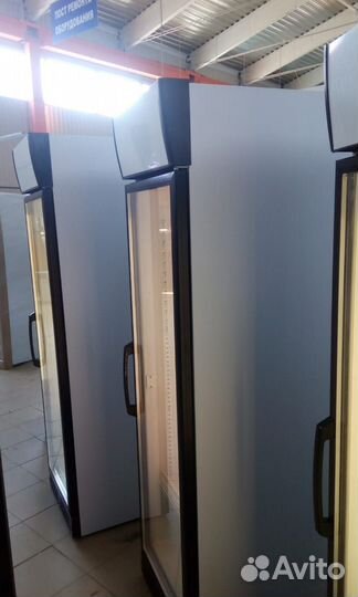 Холодильный шкаф витрина