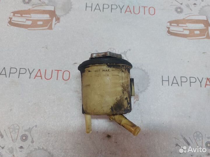 Бачок гура Nissan Primera P12