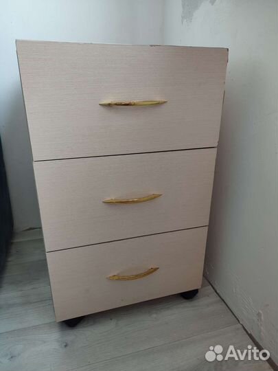 Продам тумбу