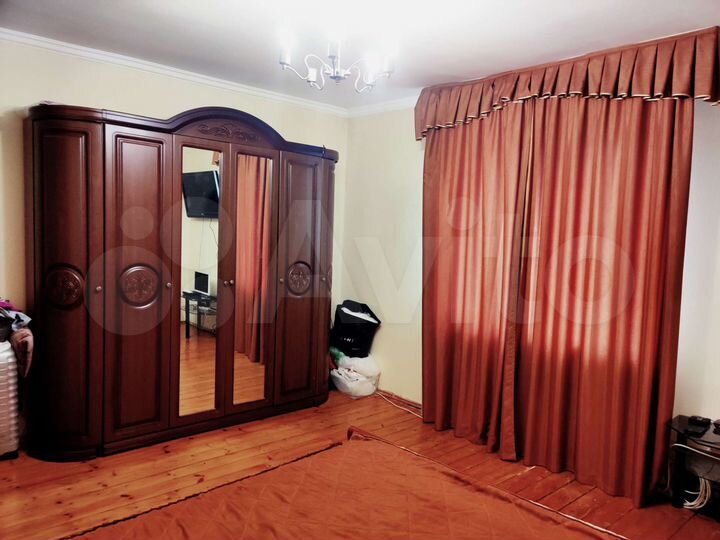 Дом 270 м² на участке 6 сот.