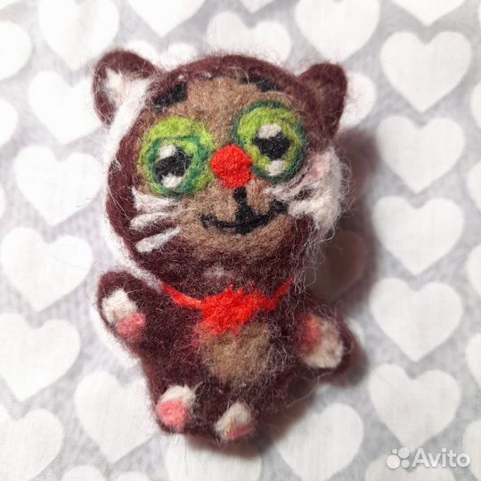 Брошки в технике сухого и мокрого валяния