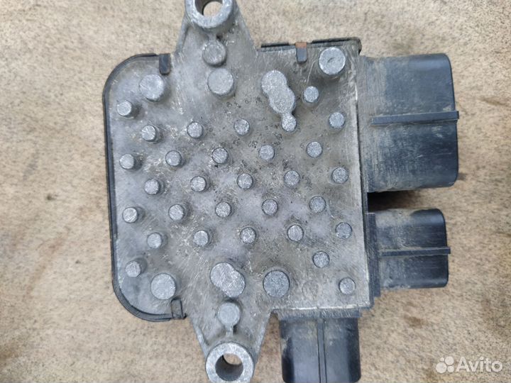 Блок управления вентиляторами Mitsubishi lancer 9