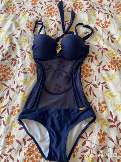 Купальник слитный новый на девочку подростка