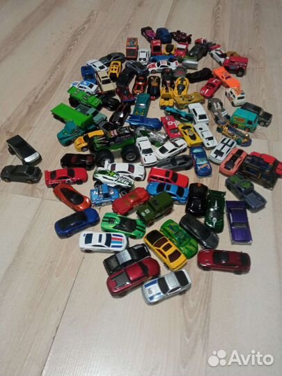 Hot wheels машинки. 90 шт