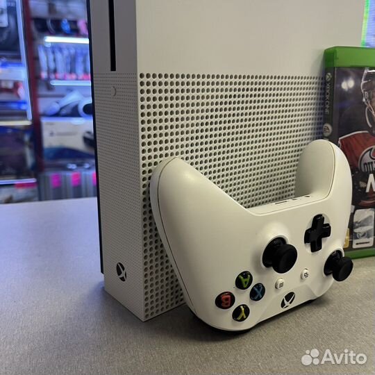 Xbox one S 1tb + Nhl 18