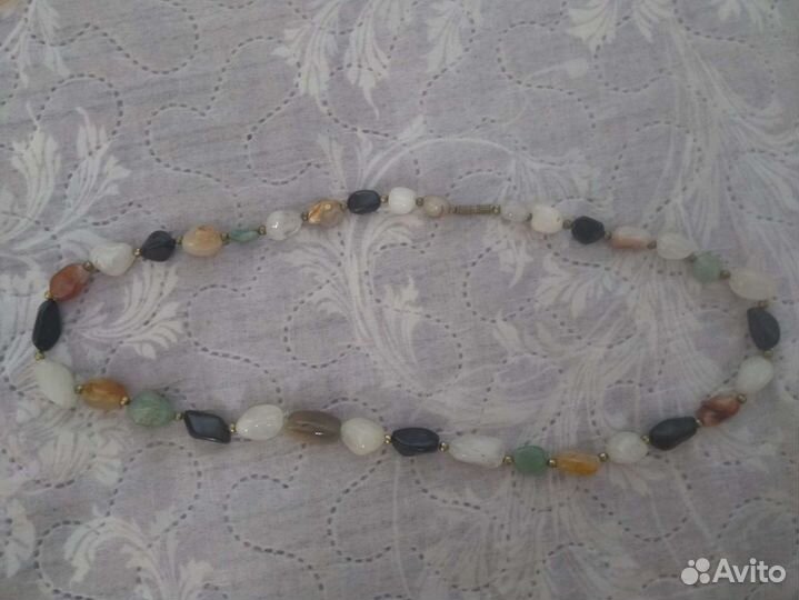 Агатовые бусы