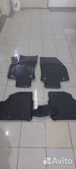 Автомобильные коврики резиновые
