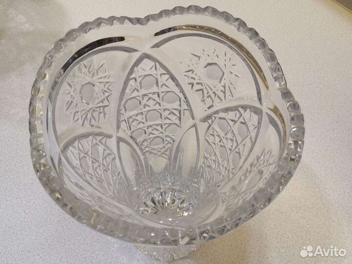 Ваза хрустальная