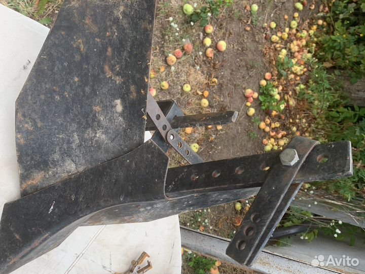 Окучник для культиввтора универсальный