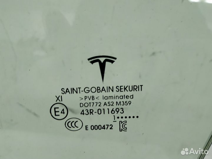 Стекло двери передней левой Tesla 3 2021-2023