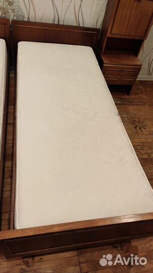 Кровать с матрасом