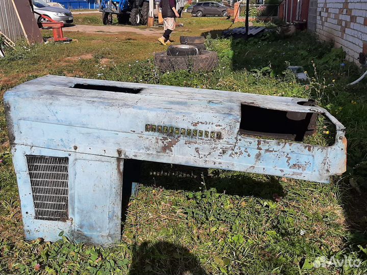 Капот на мтз 82. В наличии 2 шт