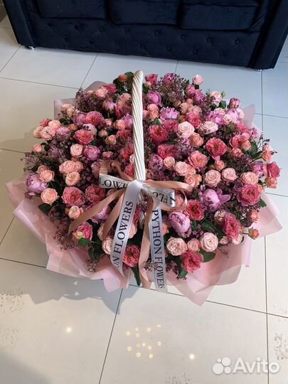 Корзина с цветами большая