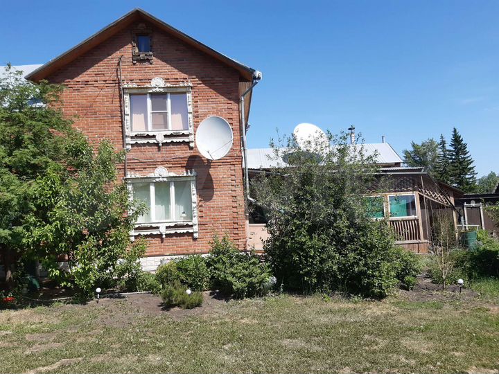 Дом 250 м² на участке 15 сот.