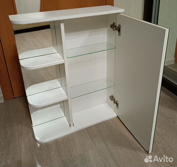 Шкафчик с зеркалом в ванную бу