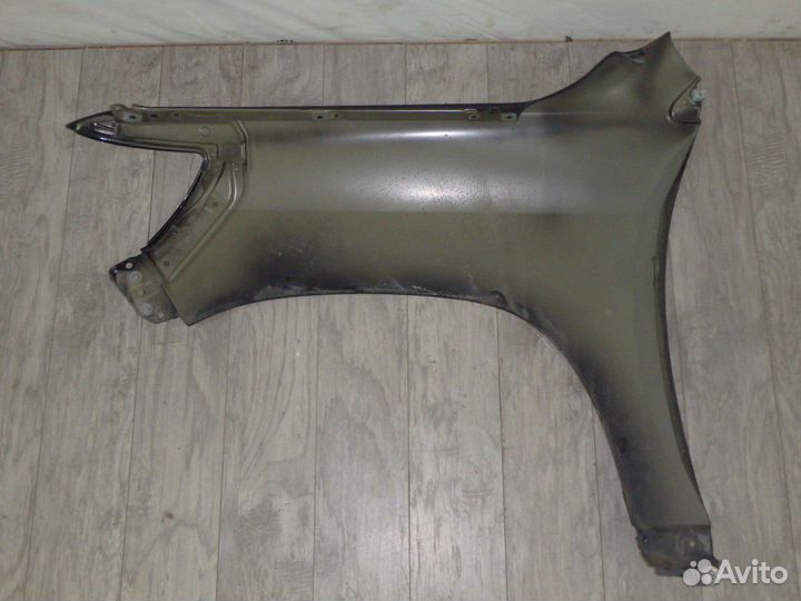 Крыло переднее правое Land Cruiser 200