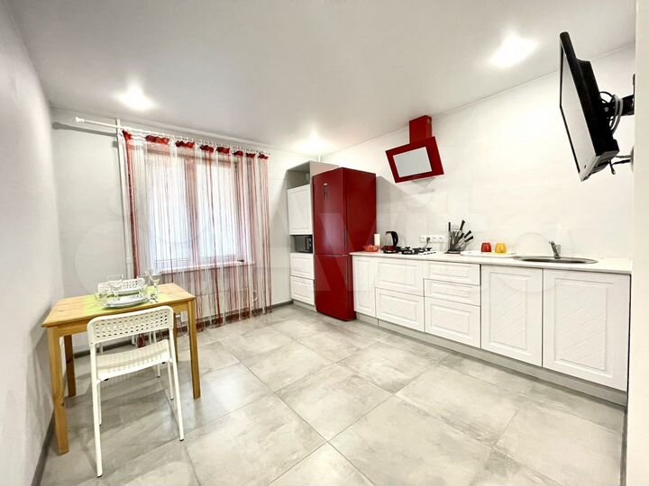 1-к. квартира, 43 м², 1/10 эт.