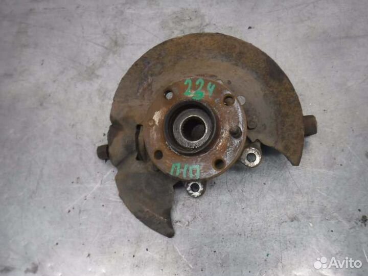 Кулак передний правый Лада Гранта 11183 2013